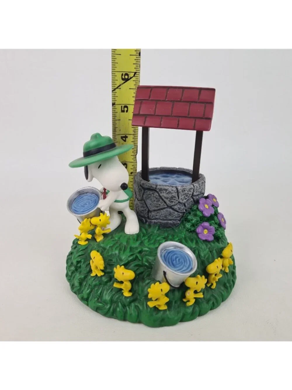 Westalnd Giftware Peanuts Snoopy Well Bank Figurine Vintage Water well 18267